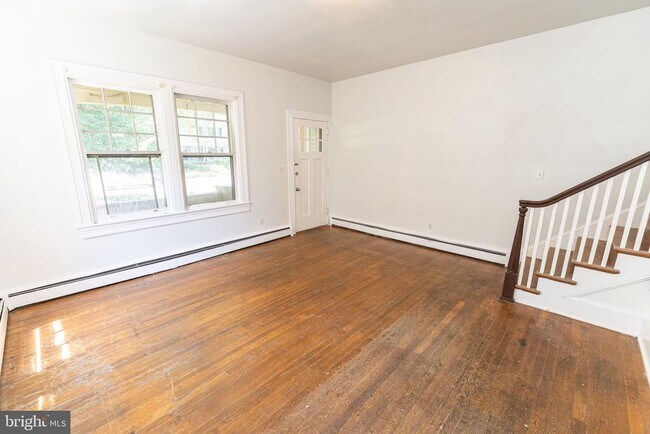 Building Photo - 733 Camden Ave