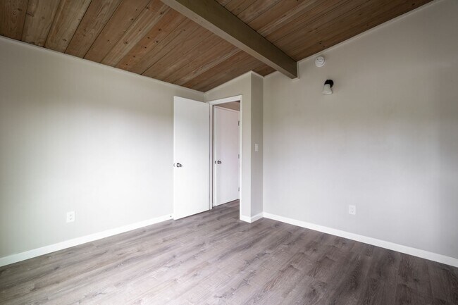 Building Photo - Attached garage!