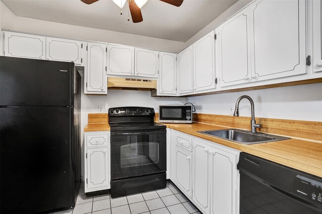 Building Photo - 9273 SW 8th St