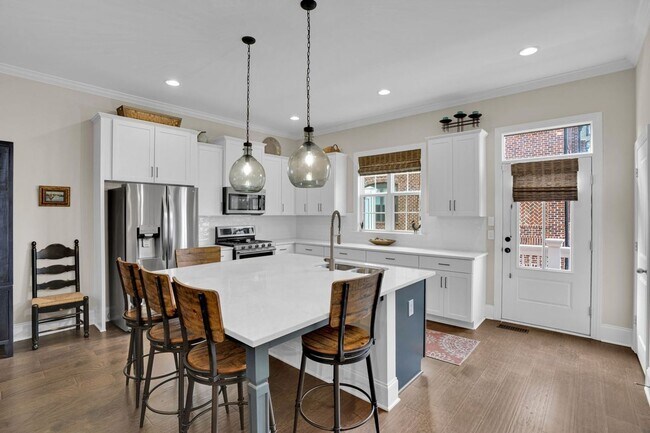 Building Photo - Bull Street District 3 Bedroom 3.5 Bath