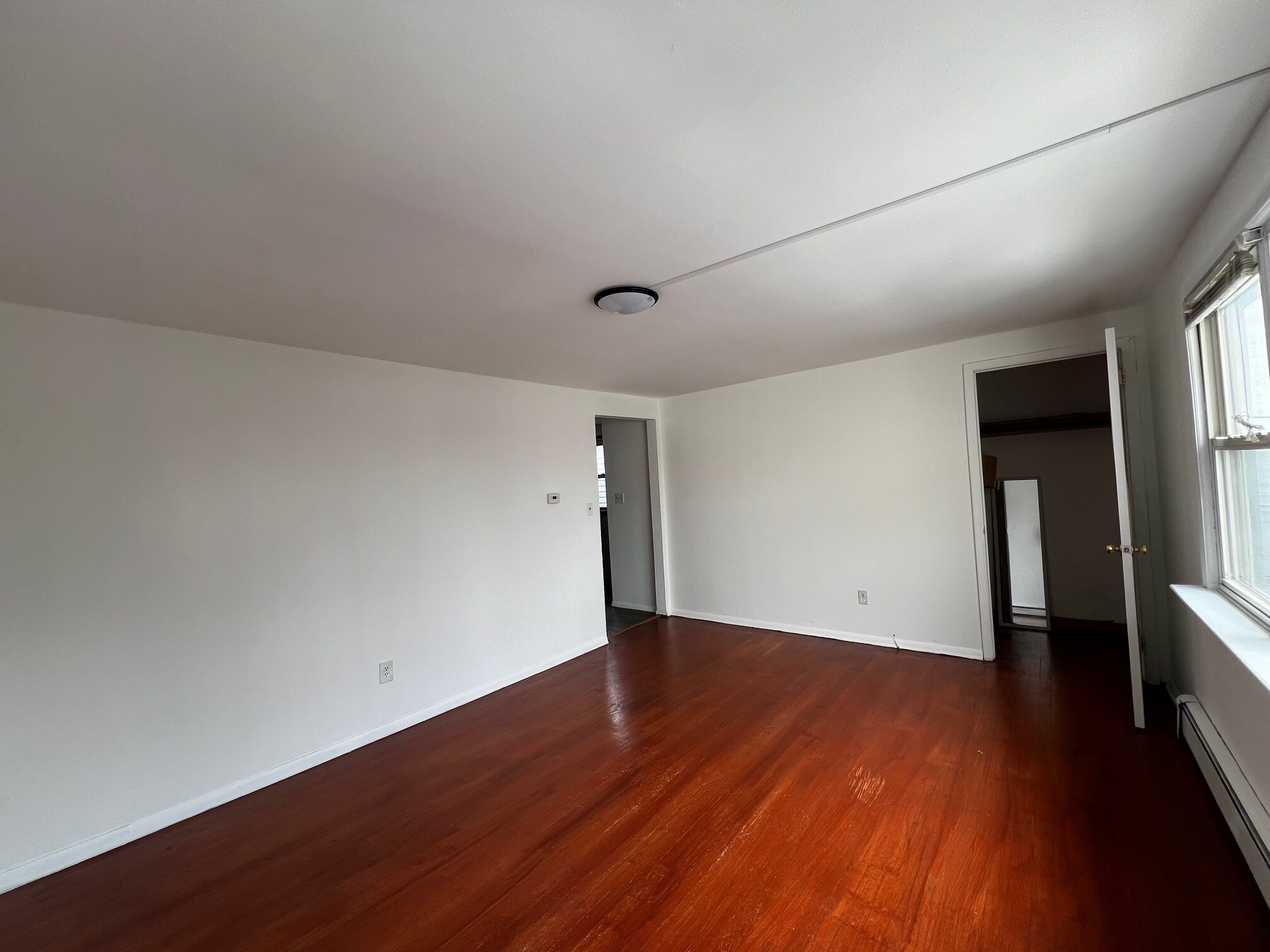 Building Photo - 316 William St