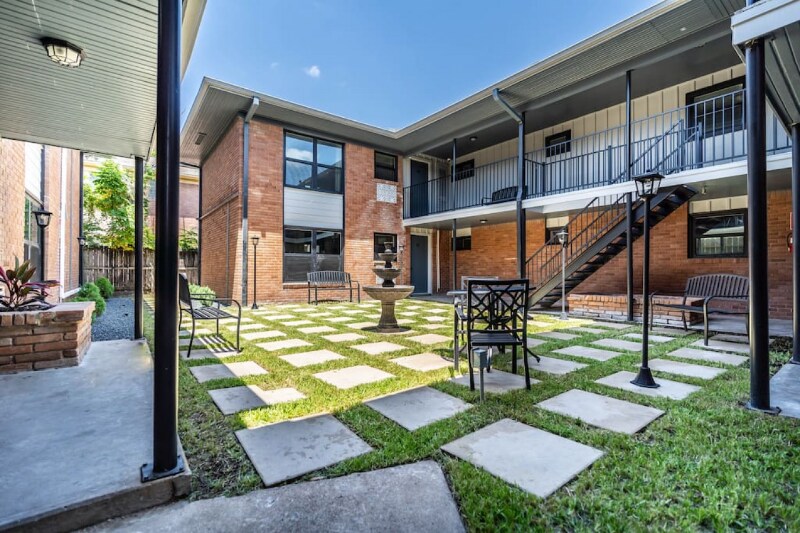 Building Photo - 1602 Bonnie Brae St