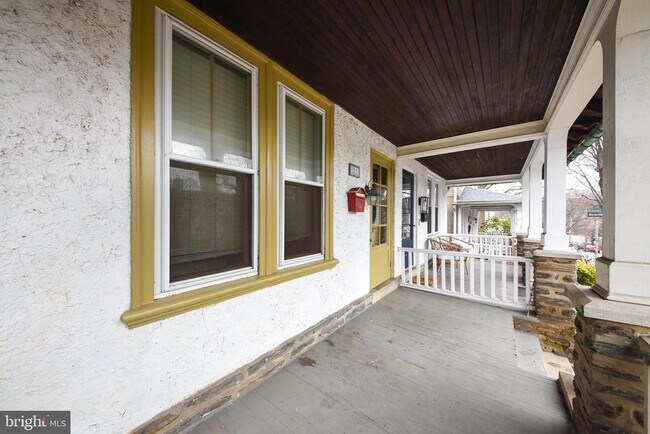 Building Photo - 21 E Abington Ave