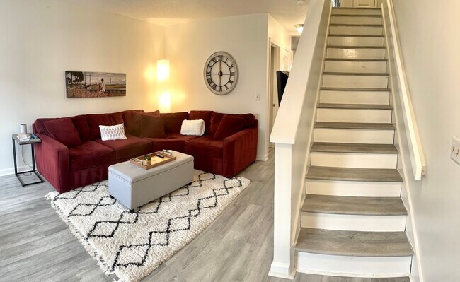 Living Room - 1407 Dove Run Dr