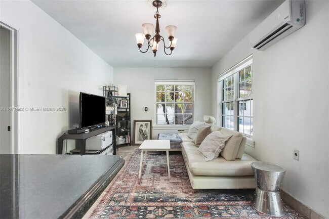 Building Photo - 1161 Sunset Dr
