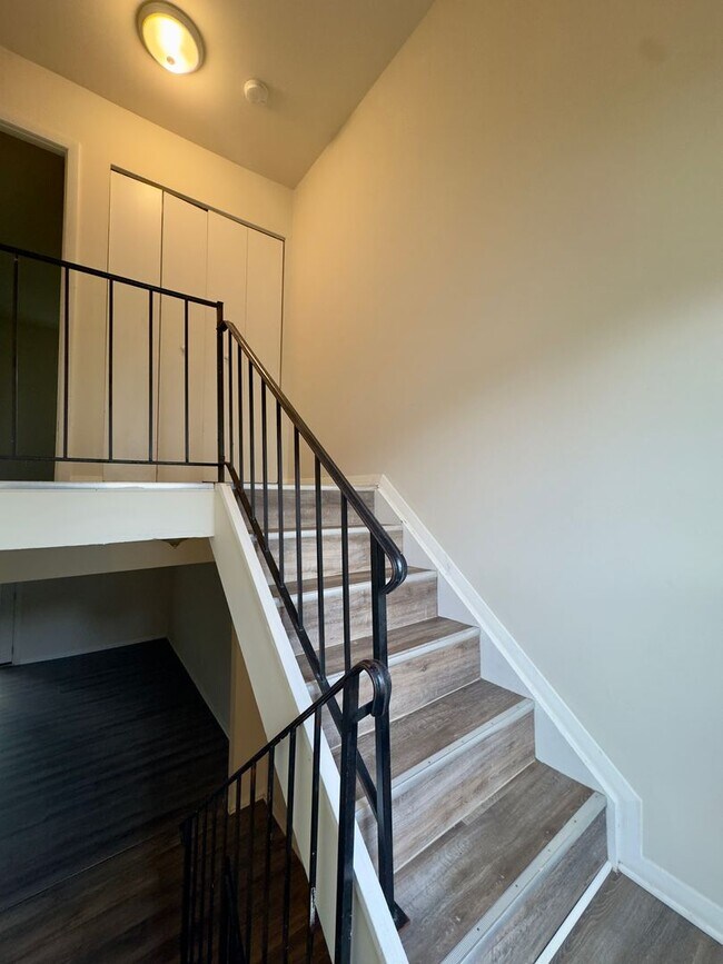 Building Photo - 1830 Eloise Ln