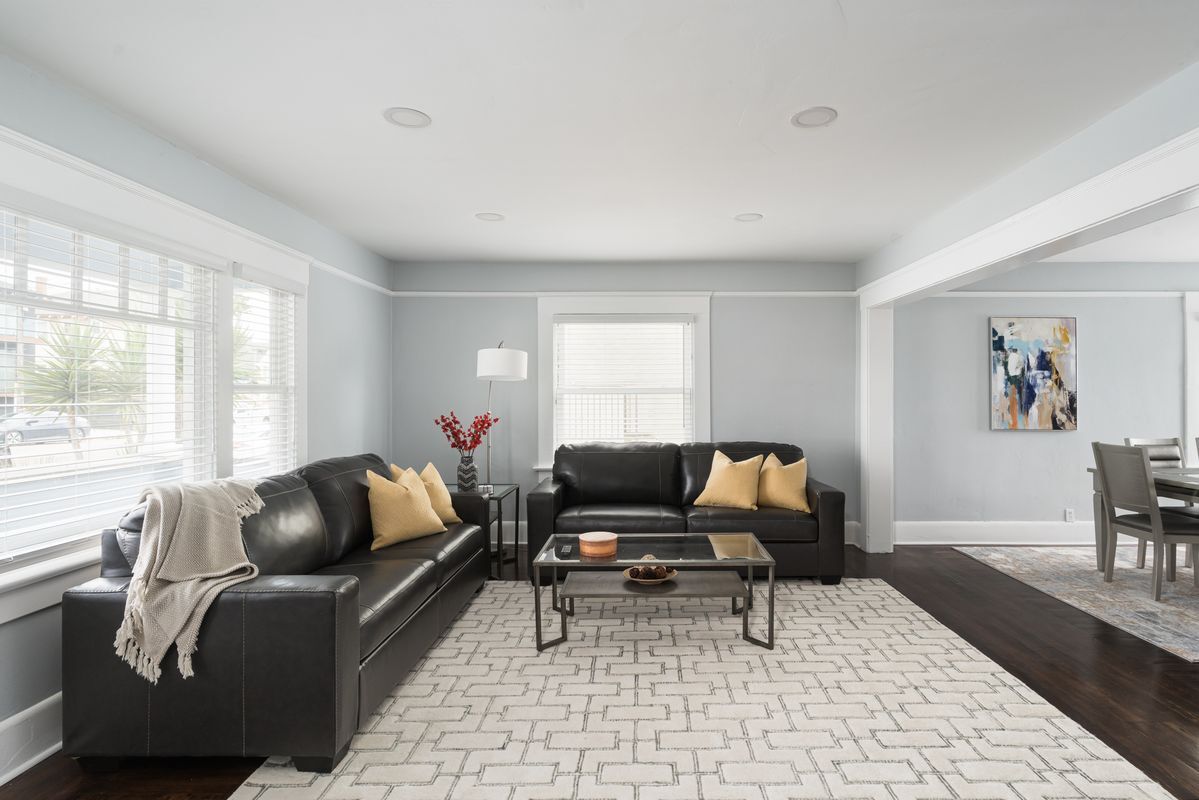 Building Photo - 2454 Union St