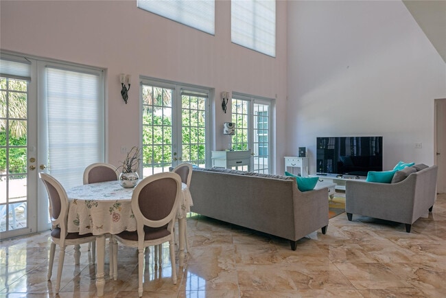 Building Photo - 2999 Banyan Rd