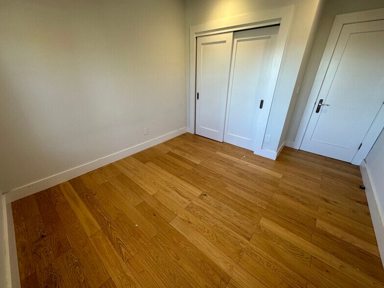 Building Photo - 36 Madison St