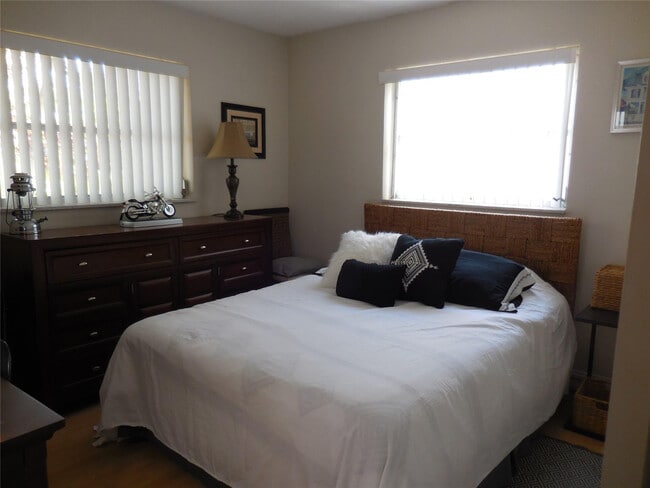 Building Photo - 3050 NW 1st Ave