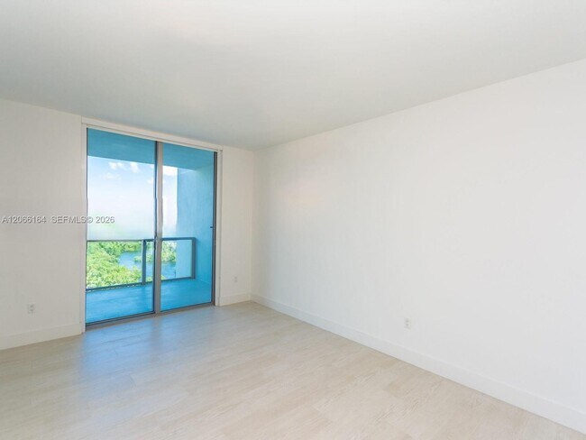 Building Photo - 17301 Biscayne Blvd
