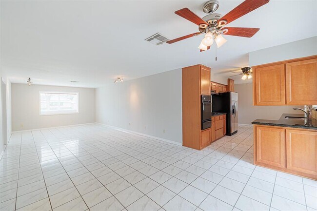 Building Photo - 2515 Tannehill Dr