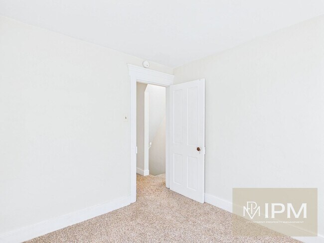 Building Photo - 44 N Main St