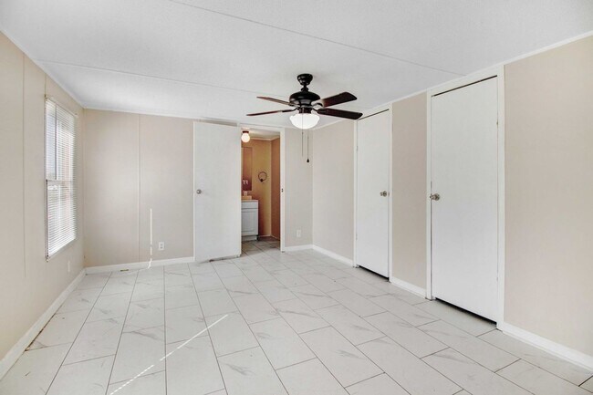 Building Photo - Newly Renovated! 3 Bedroom | 2 Bathroom Mo...