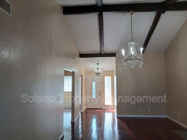 Building Photo - 400 Mokelumne Dr