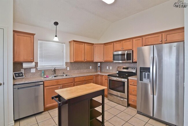 Building Photo - 5516 Chinaberry Dr