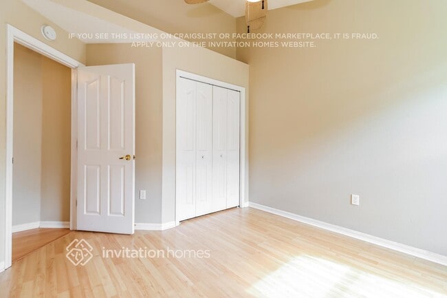 Building Photo - 8944 Southbay Dr