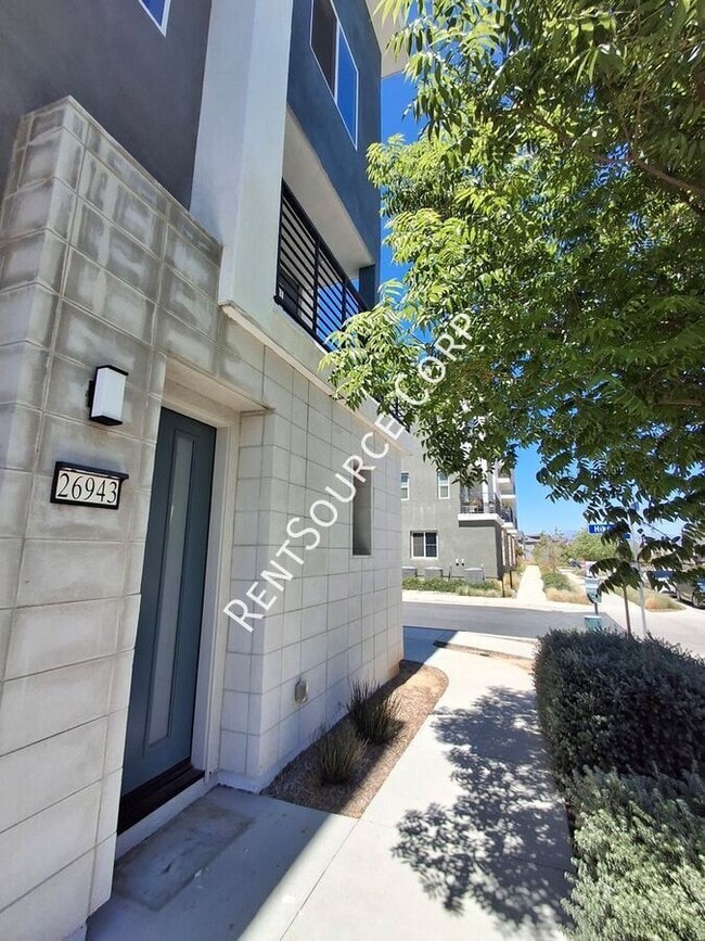 Building Photo - 26943 Pathfinder Ln