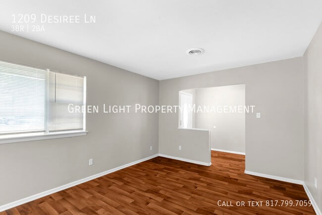 Building Photo - 1209 Desiree Ln