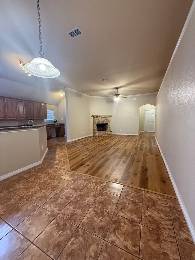 Building Photo - Beautiful 3/2 in Westover Village