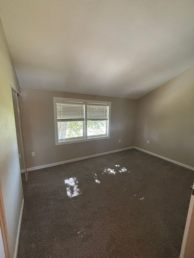 Building Photo - 914 Shorewinds Dr