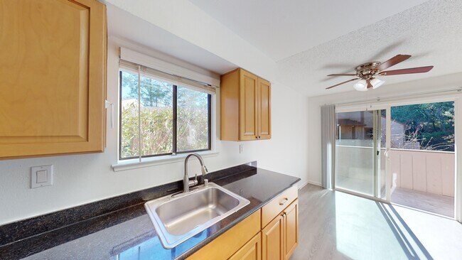 Building Photo - 33 Clay Ct