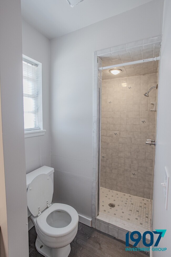 Building Photo - 1213 SW 97th St
