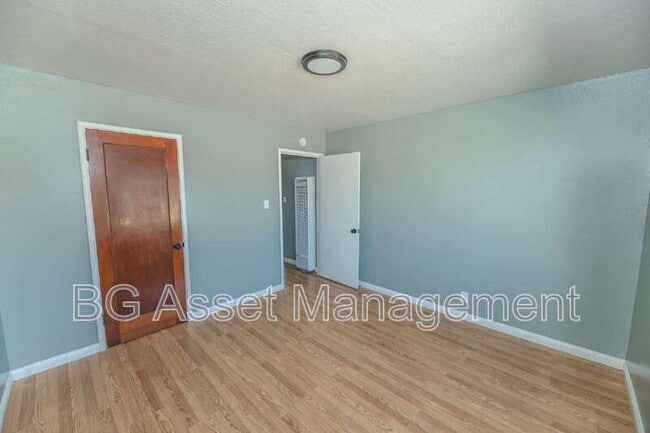 Building Photo - 1321 Dunn Ave