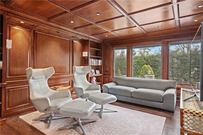 Building Photo - 40 Meadow Rd