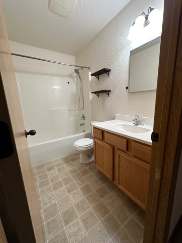 Building Photo - 33 Appleway Dr