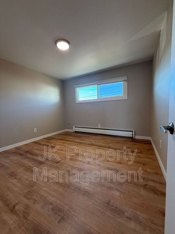 Building Photo - 2100 4th St NE