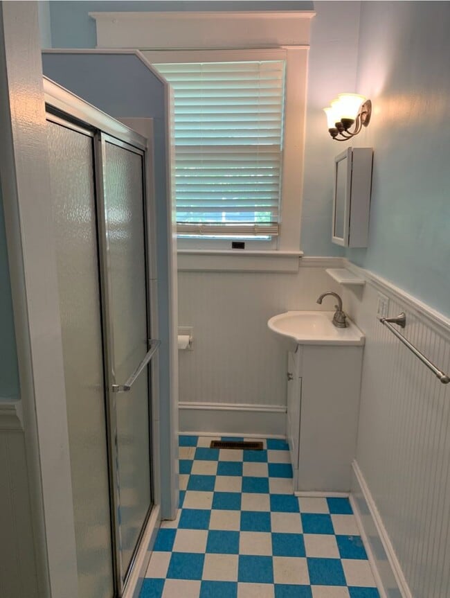 Building Photo - 110 N Hilliard St