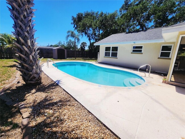 Building Photo - 2494 Del Rio Way