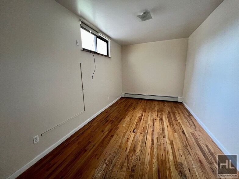 Building Photo - 2BR 1BA Split-Level Off 5th Ave in South Park Slope Greenwood Heights Border