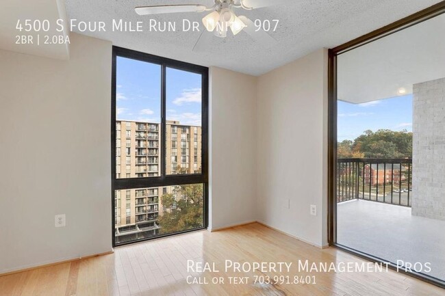 Building Photo - Lovely 2 BD/2BA at The Brittany!