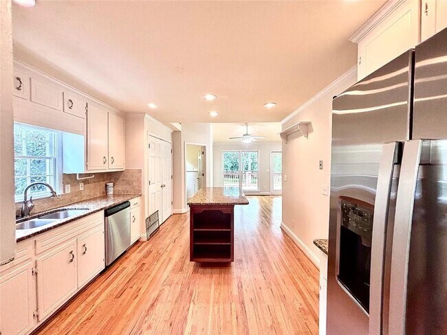 Building Photo - 3245 Moss Creek Dr