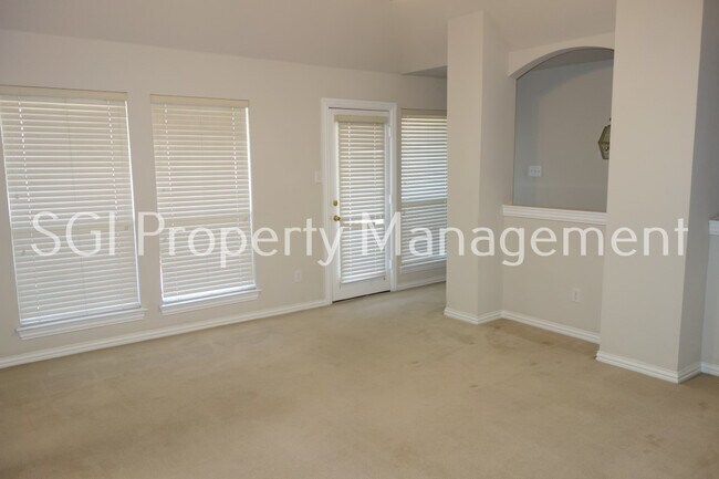 Building Photo - 6317 Day Spring Dr
