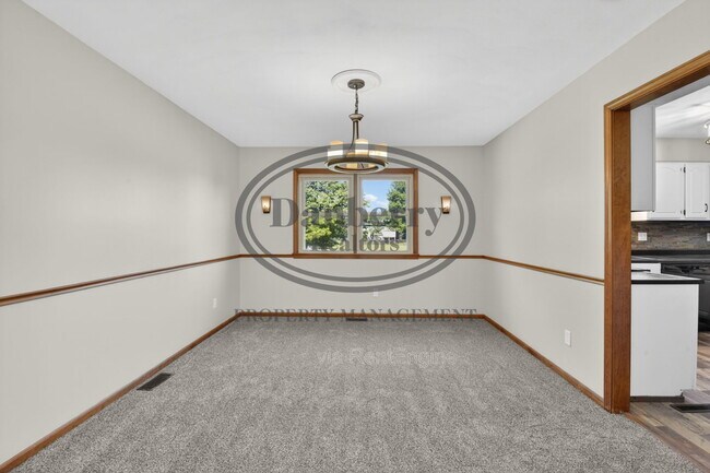 Building Photo - 3018 Gleneagle Dr