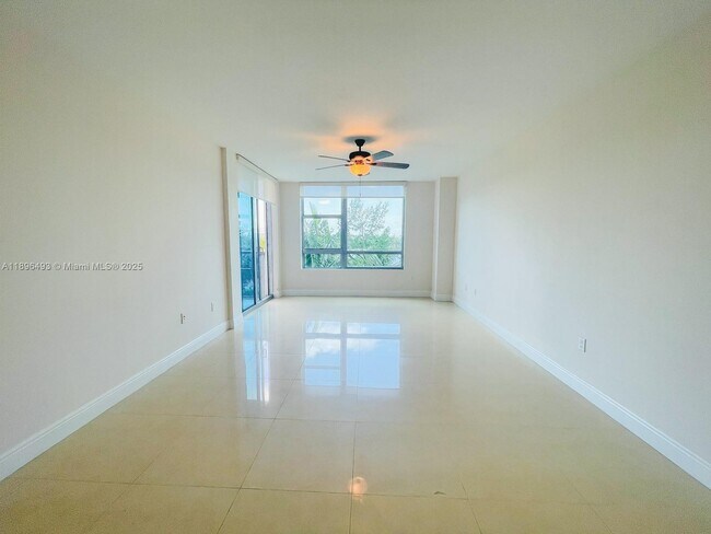 Building Photo - 2641 N Flamingo Rd