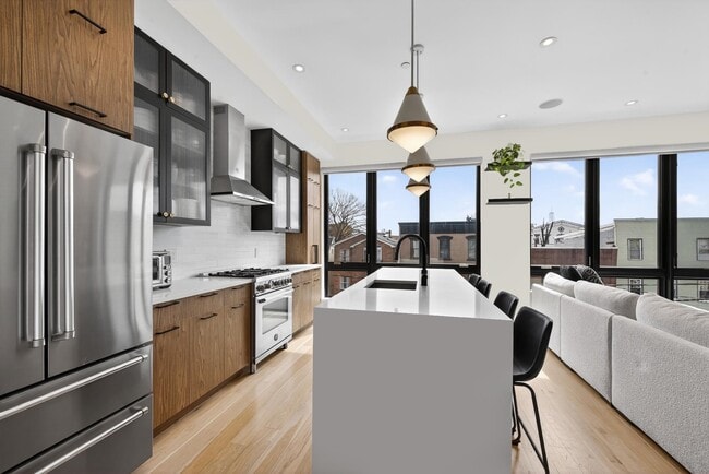 Building Photo - 339 Palisade Ave