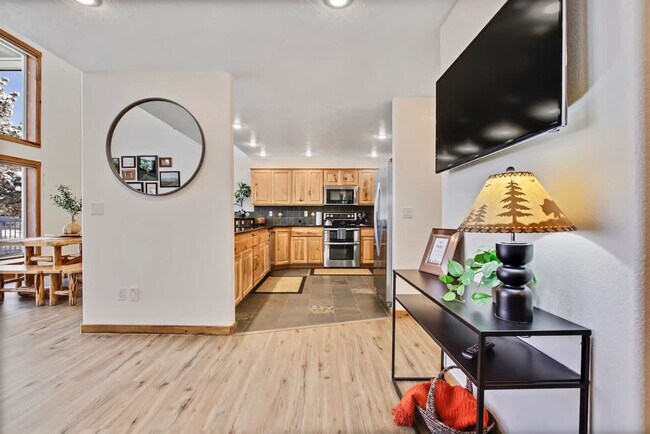 Building Photo - 130 Par Dr