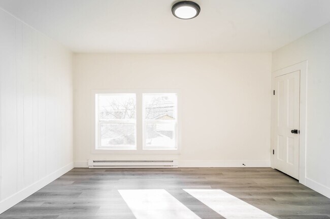 Building Photo - 135NE