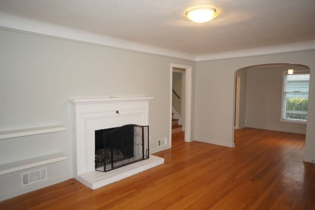 Building Photo - NE Portland Alberta Arts 3-bedroom Bungalow