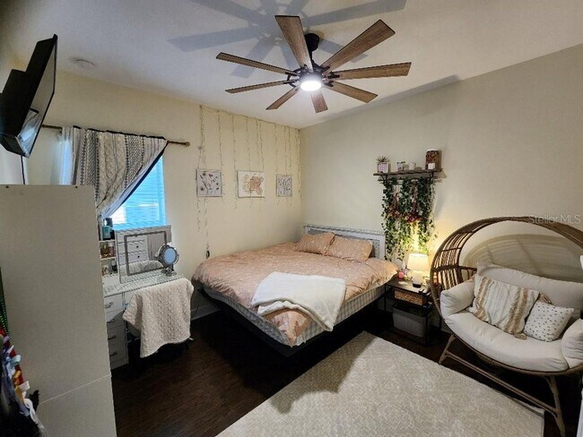 Building Photo - Beautiful Port Orange 4 Bedroom 2 Bathroom Pool Home