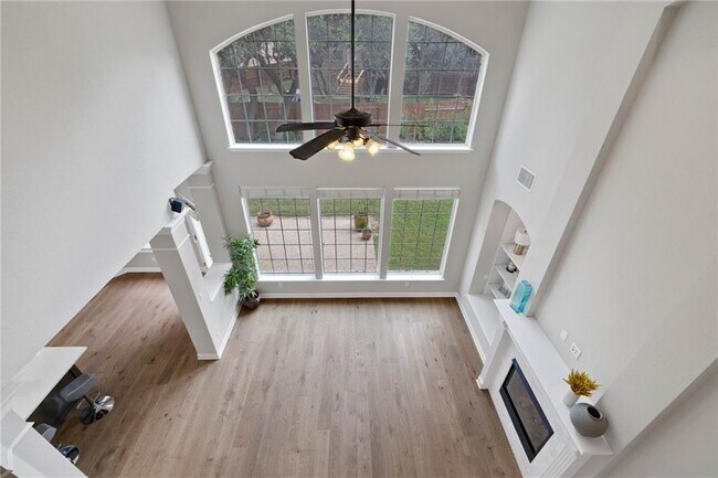 Building Photo - 3000 Welton Cliff Dr