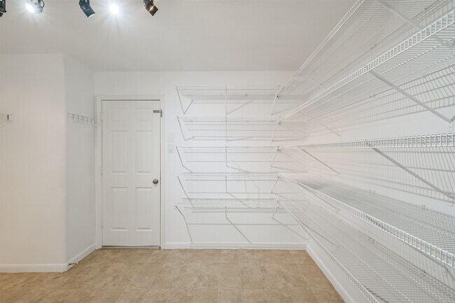 Building Photo - 15506 Anton Dr