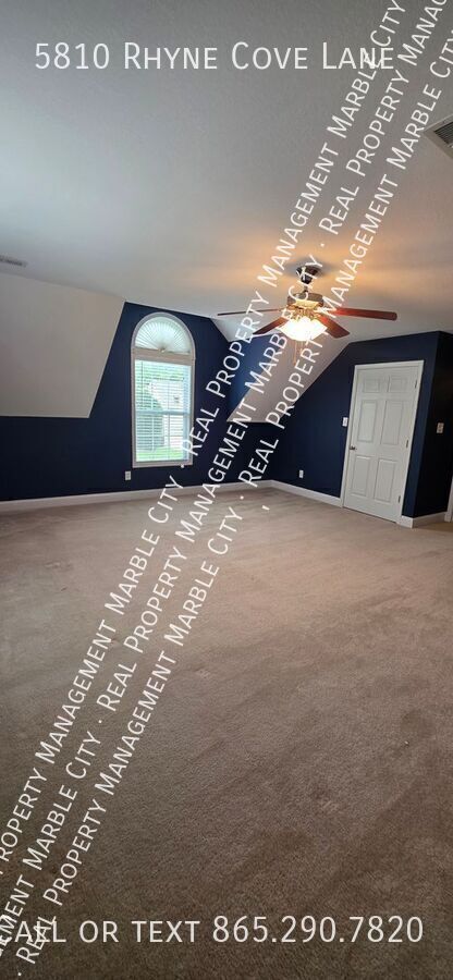 Building Photo - 5810 Rhyne Cove Ln