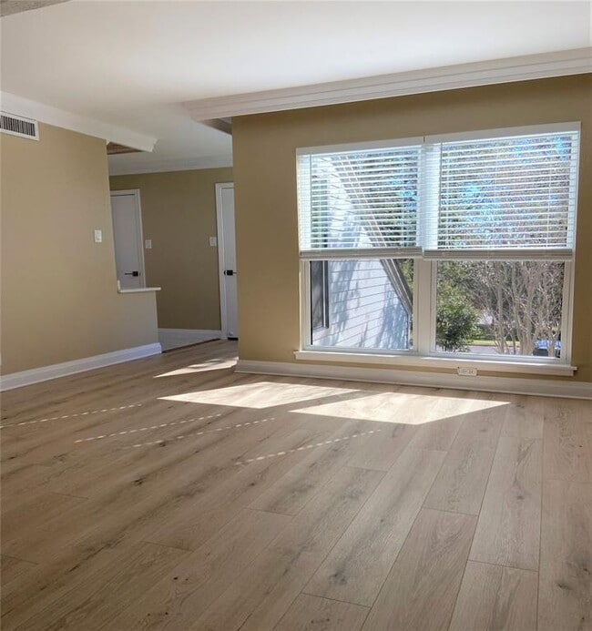 Building Photo - 101 World of Tennis Sq