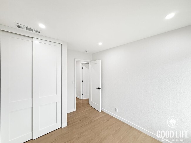 Building Photo - Comfortable 3B/1BA Home in Mira Mesa with Backyard, In-Unit Laundry and Garage