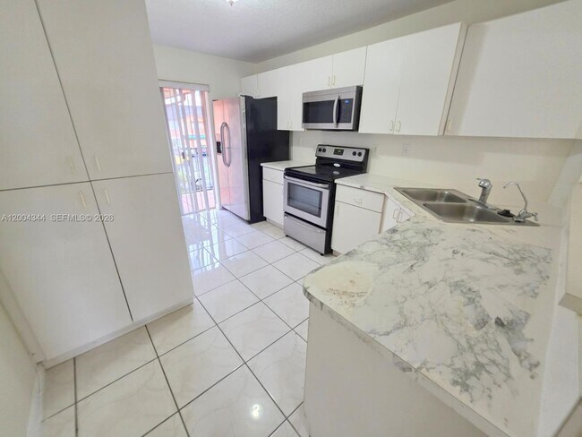 Building Photo - 8412 NW 103rd St